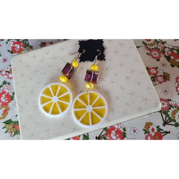 Lemon Slice Dangling Earrings - Picture 2 of 10
